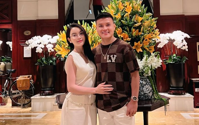 Chu Thanh Huyền gây bất ngờ sau khi Quang Hải tặng xe tiền tỷ