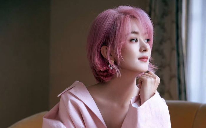 Triệu Lệ Dĩnh có quyết định táo bạo giữa tin đồn hẹn hò đạo diễn nổi tiếng