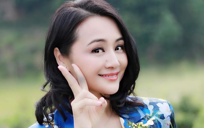 Nữ diễn viên nổi tiếng tiết lộ mắc ung thư, khóc nghẹn trên livestream