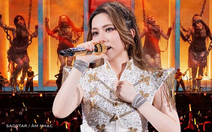 Nữ ca sĩ Trung Quốc 'vượt mặt' Maddona và BLACKPINK