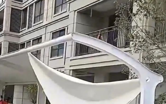 Người phụ nữ sống sót sau khi rơi từ tầng 12, bình phục sau 6 tháng