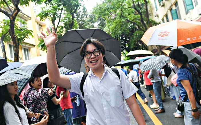 Thí sinh thi chuyên Xã hội và Nhân văn: 'Thủ khoa chắc là em rồi!'