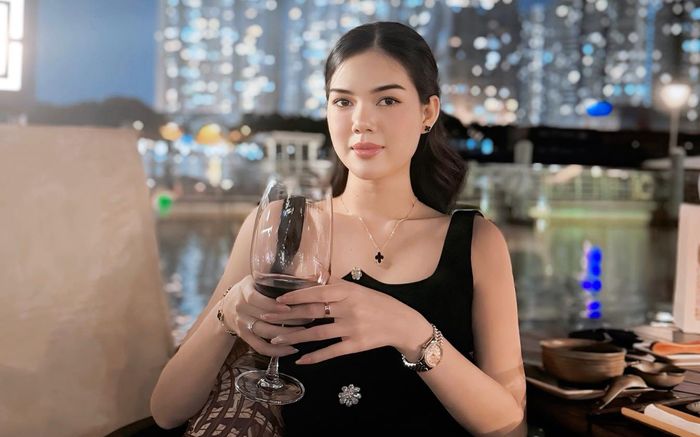 Ngọc Trinh thông báo chia tay bạn trai