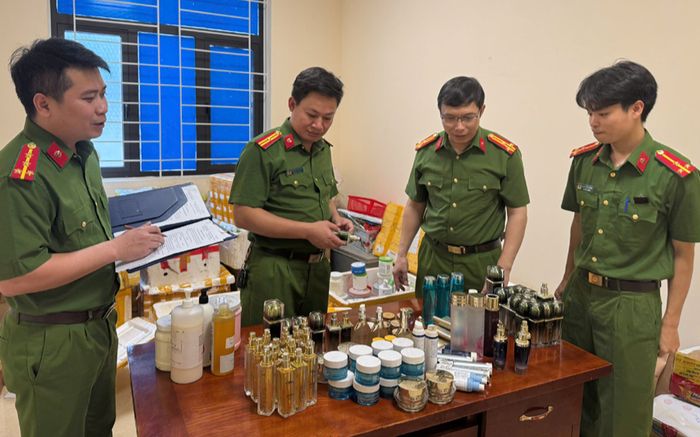 Mua chất pha trộn 50 nghìn đồng/kg, cô gái bán ra cả ngàn đơn hàng mỹ phẩm