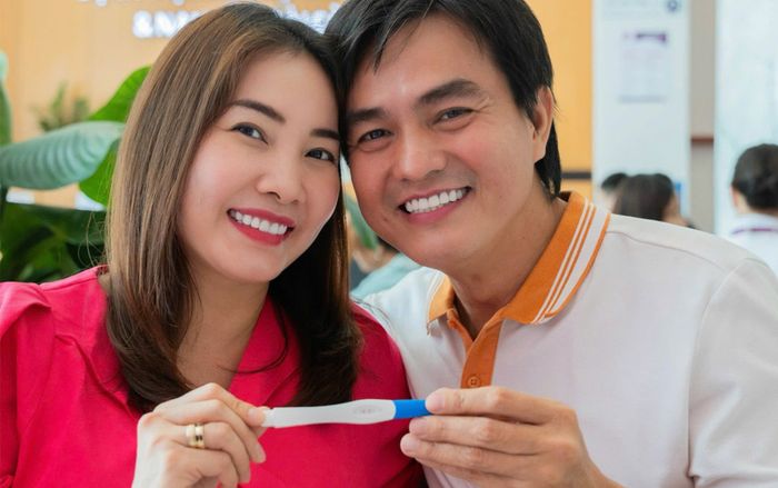 Vợ chồng Cao Minh Đạt báo tin vui sau 9 năm kết hôn