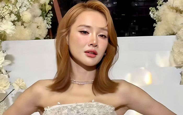 Ngỡ ngàng nhan sắc của Nhã Phương qua camera thường sau khi 'xuống tóc'