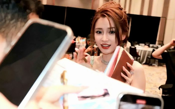 Angelababy bị cấm sóng ở Trung Quốc