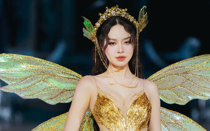 Thanh Thủy gặp sự cố khi diễn vedette: Té mà cũng đẹp!