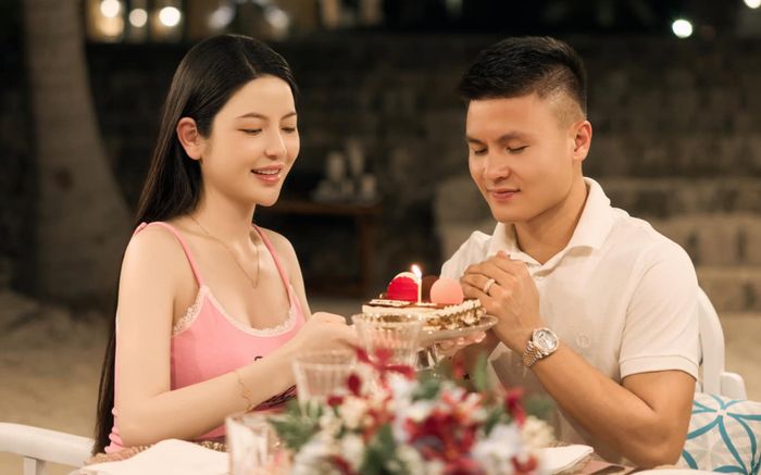 Hạnh phúc của Quang Hải và Chu Thanh Huyền