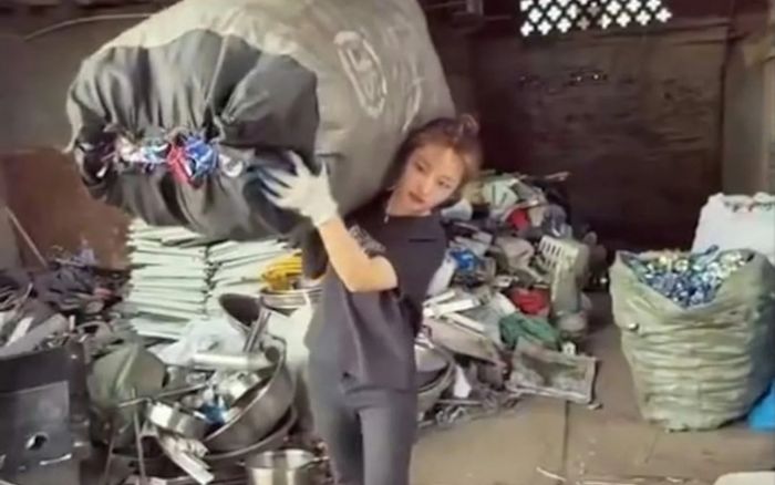 Nữ bác sĩ làm thêm tại bãi phế liệu, thu nhập 'ăn đứt' nghề chính