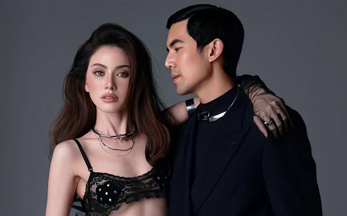 'Ma nữ' Thái Lan tạo dáng nóng bỏng bên bạn trai