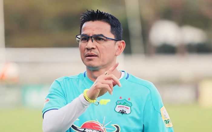 HLV Kiatisuk dẫn dắt đội của Công Phượng?