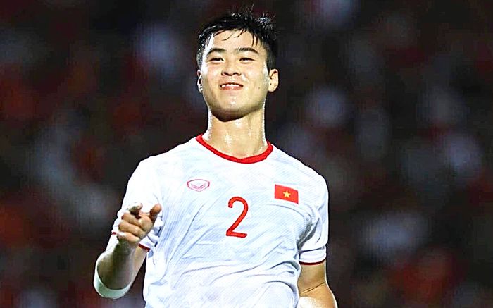 HLV Kim Sang Sik không nên để trụ cột đấu Man United