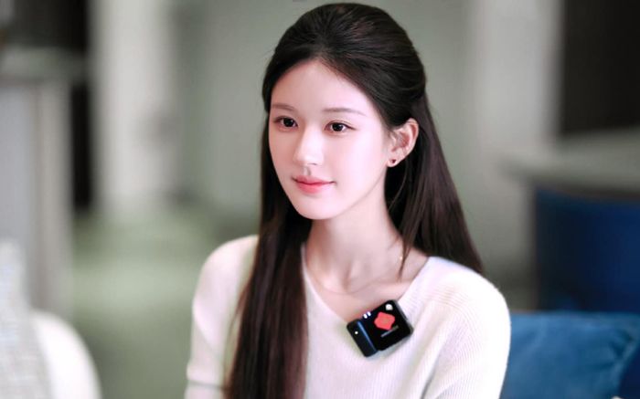 Triệu Lộ Tư bất ngờ vướng tranh cãi vì cách làm từ thiện