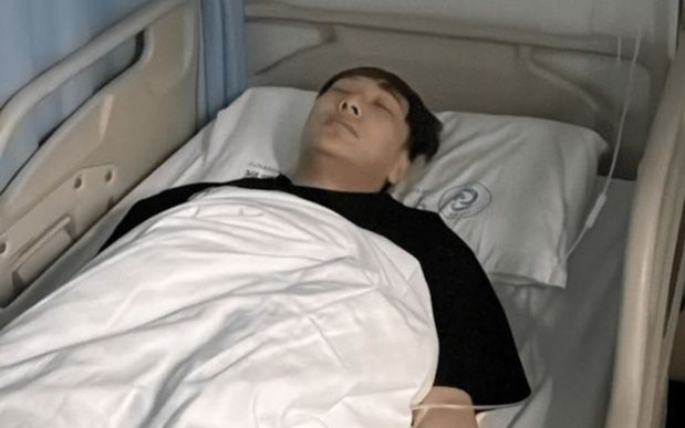 Nam ca sĩ uống 100 viên thuốc ngủ sau tâm thư tạm biệt khán giả, nhập viện cấp cứu trong đêm