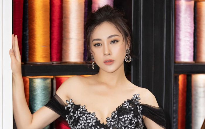 Rộ clip Phương Oanh ôm mặt khóc nức nở, chuyện gì đây?