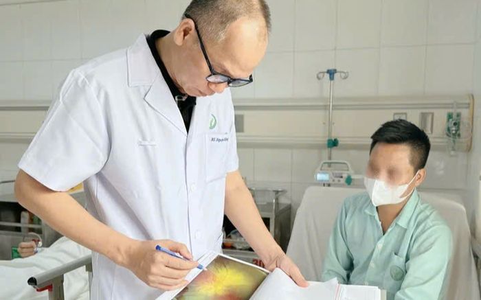 Xóa nhăn bằng filler ở spa tư nhân, người đàn ông mất thị lực nghiêm trọng