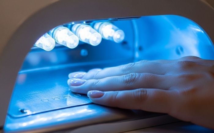 Cái giá của móng đẹp: Máy sấy nail có khả năng làm ung thư da