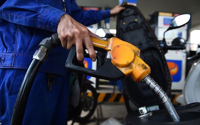 Giá xăng dầu hôm nay 3/5: Giảm rất mạnh