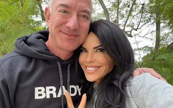 Vợ tỷ phú Jeff Bezos và cơn sốt thẩm mỹ phong cách Mar-a-Lago