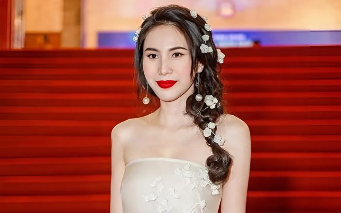 Tình huống nghịch lý của ca sĩ Thủy Tiên