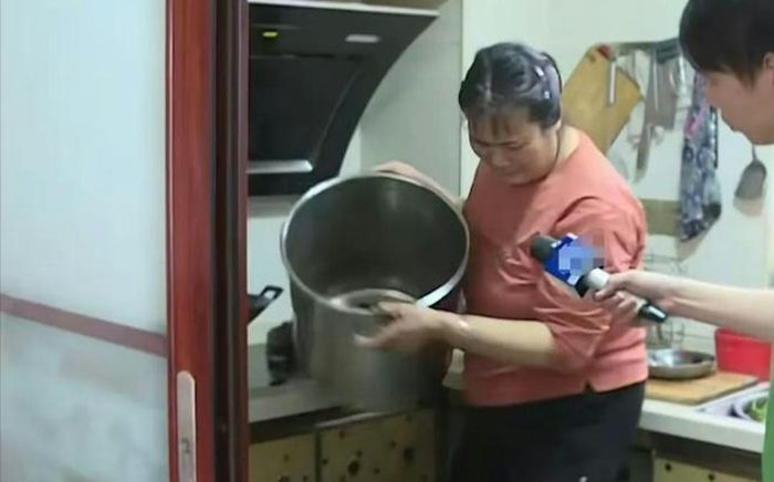 Cậu bé 5 tuổi ngã vào nồi sữa đậu nành đang sôi, gia đình vật lộn kiếm tiền cứu con