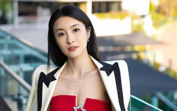 Cuộc sống chuẩn 'phú bà' của diễn viên Lâm Hạ Vy trước khi vướng tin đồn phá sản