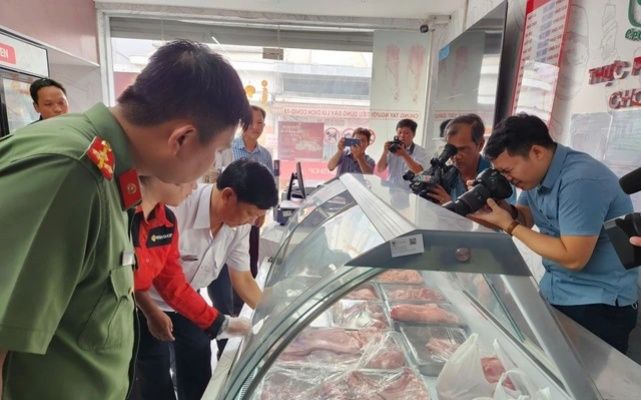 Toàn cảnh vụ C.P. Việt Nam bị tố bán thịt bẩn tại Sóc Trăng