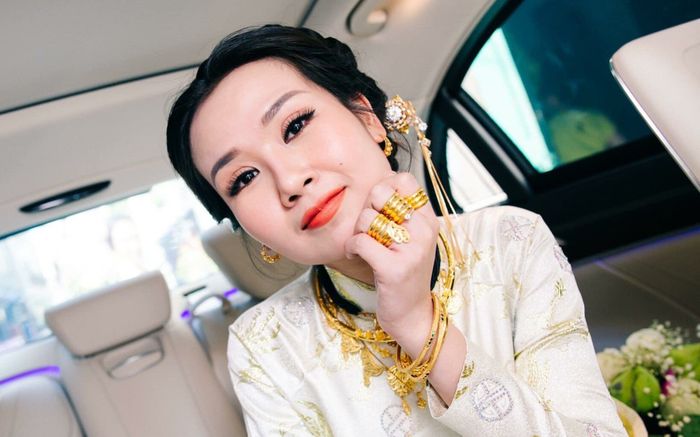 Choáng với số vàng cưới Võ Hạ Trâm được mẹ chồng tặng, nay 'chốt lời' chóng mặt