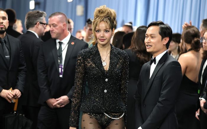 'Thảm họa' của Lisa trong lần đầu xuất hiện ở Met Gala