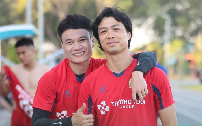 Cảnh ngược đời ở đội của Công Phượng