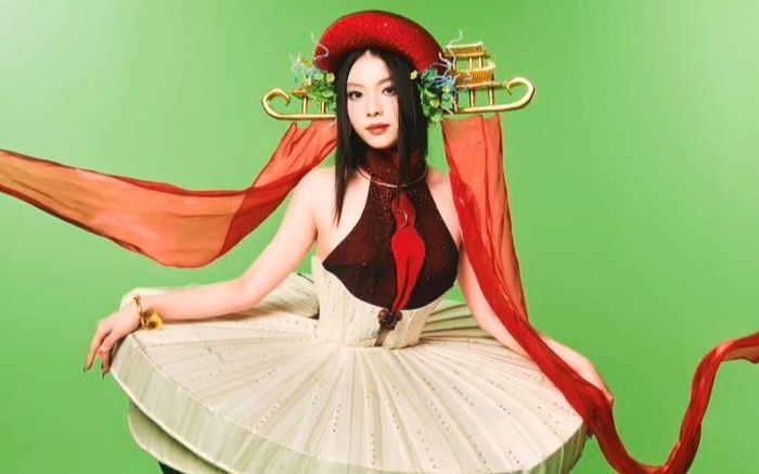 Ca sĩ MYLINA trình làng ca khúc mới 'Tóc Em Ướt Rồi'