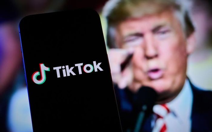 Tổng thống Trump xem xét gia hạn thêm cho TikTok