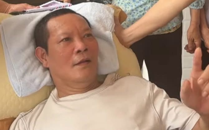 Diễn viên Thái Hòa bị đột quỵ