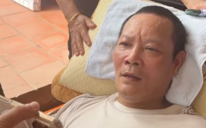 Xót xa phản ứng của Thái Hoà khi nằm trên giường bệnh