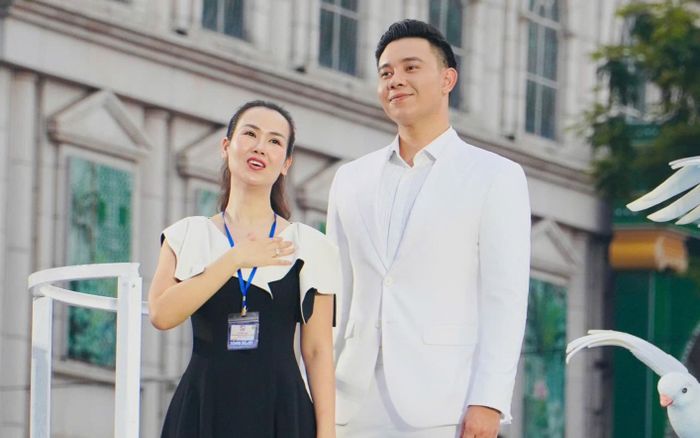 Vừa đạt #1 thịnh hành, Võ Hạ Trâm lập tức nhắc tên Nguyễn Duyên Quỳnh