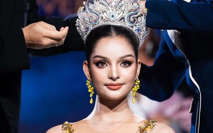 Vừa đăng quang một ngày, Hoa hậu bị tước vương miện lập tức