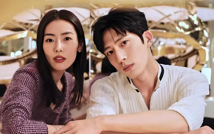 Cặp đôi Hoa ngữ tình tứ ở chốn đông người giữa tin đồn đã kết hôn