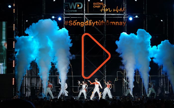 Những màn so kè cực cháy của các anh trai và 'đàn em' tại sân khấu FWD Đường chạy âm nhạc