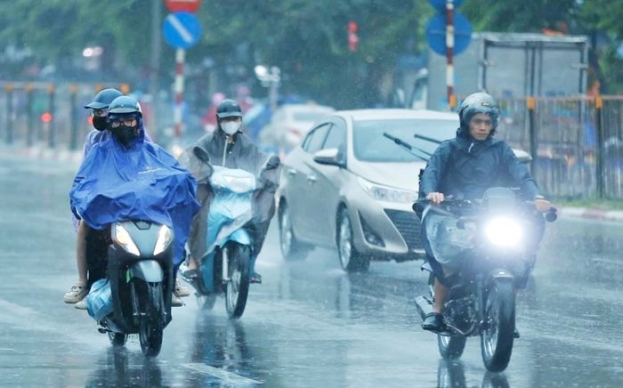 Áp thấp nhiệt đới mạnh lên thành bão, có đổ bộ vào đất liền nước ta?