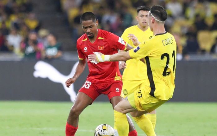 HLV Kim Sang Sik đã sai về Jason Quang Vinh