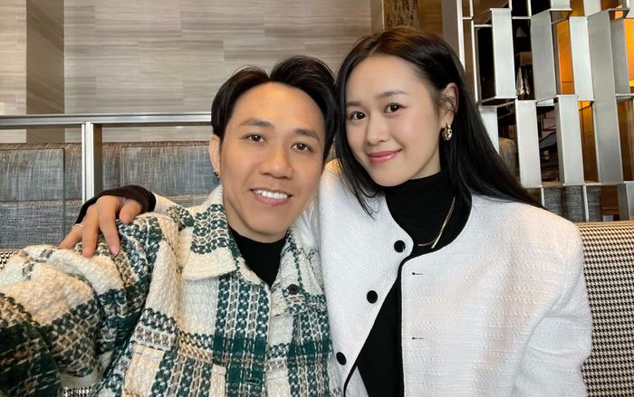 Chi tiết lạ về hôn nhân của Anh Đức và vợ kém 12 tuổi