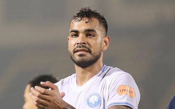 Tiền đạo thay Nguyễn Xuân Son hay nhất V.League tháng 5