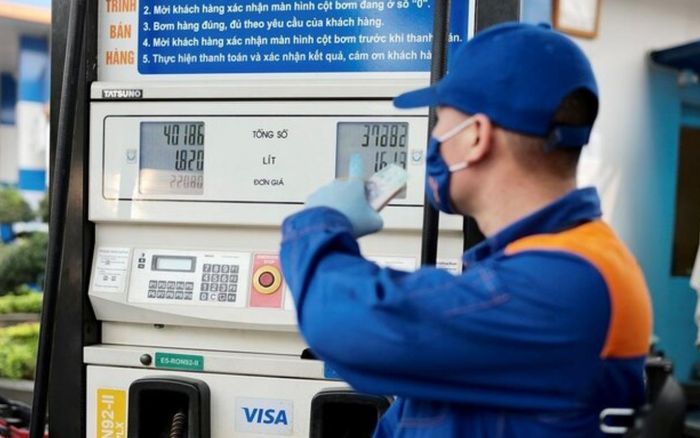 Giá xăng dầu hôm nay 13/6: Tăng cực mạnh