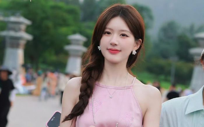 'Dậy sóng' với hành động của Triệu Lộ Tư