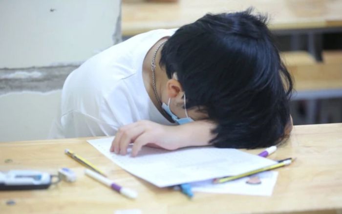 Thi tốt nghiệp THPT cận kề: Học sinh lớp 12 dần 'nói không' với ChatGPT