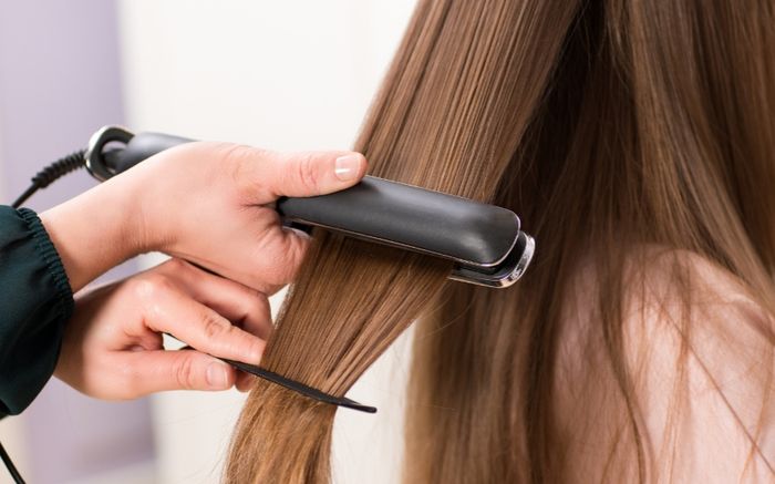 Cô gái 26 tuổi mắc suy thận vì duỗi tóc thường xuyên