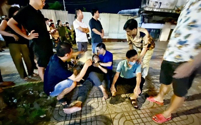 Vụ xe Jeep tông 2 người tử vong ở TP.HCM: Người thân nạn nhân khóc ngất ở hiện trường