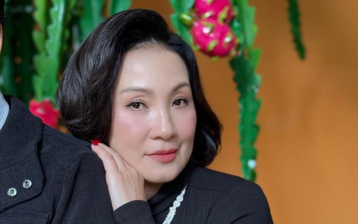 Ảnh hiếm của Hồng Đào và 'người thương đời đầu' sau vụ rộ tin cưới lần 2