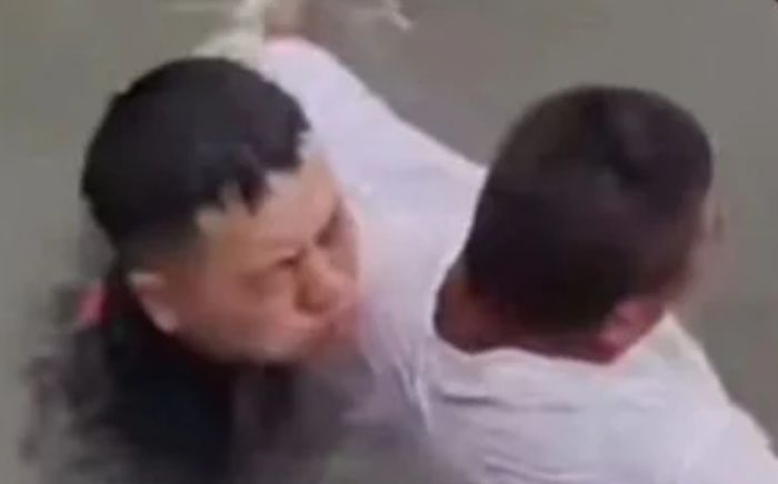 Chàng trai nhảy xuống hồ cứu 5 người đuối nước, bất chấp lời van xin của mẹ